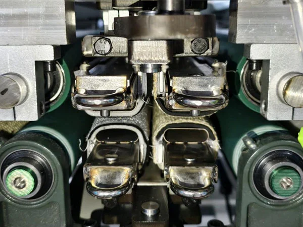 Quick-Change Cleaning Cloth Strip Device